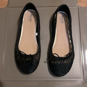 Girls Mossimo black lace ballet flats size 7